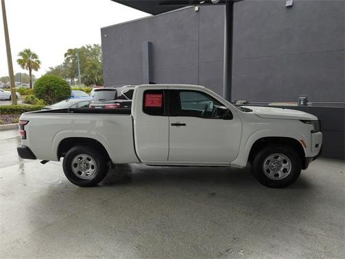 2022 Nissan Frontier S