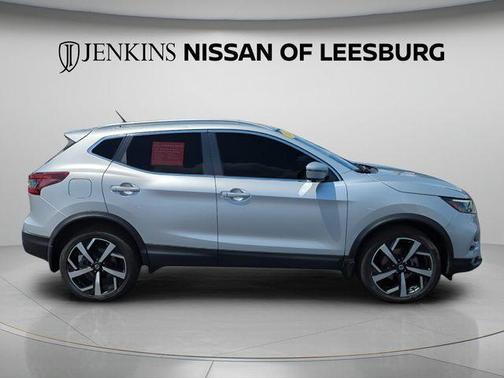 Brilliant Silver Metallic 2021 Nissan Rogue Sport SL