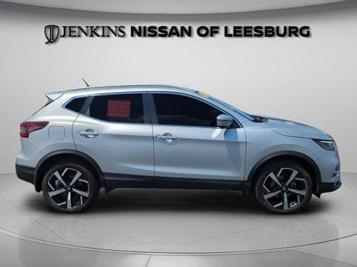Brilliant Silver Metallic 2021 Nissan Rogue Sport SL