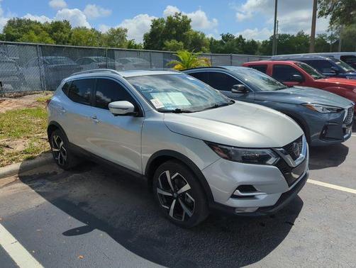 Brilliant Silver Metallic 2021 Nissan Rogue Sport SL