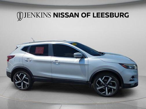 Brilliant Silver Metallic 2021 Nissan Rogue Sport SL