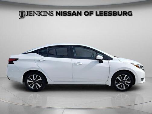 Aspen White 2025 Nissan Versa 1.6 SV