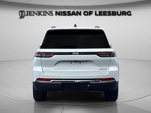 Bright White Clearcoat 2025 Jeep Grand Cherokee Limited