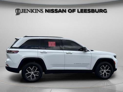 Bright White Clearcoat 2025 Jeep Grand Cherokee Limited