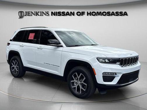 Bright White Clearcoat 2025 Jeep Grand Cherokee Limited