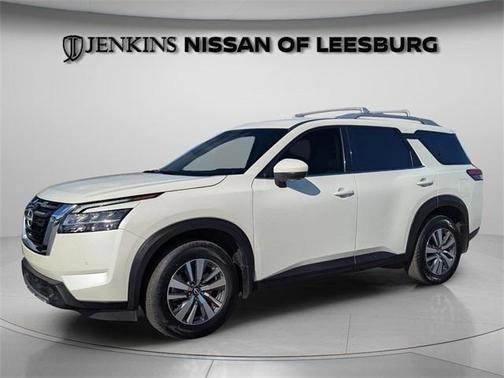 2024 Nissan Pathfinder SL