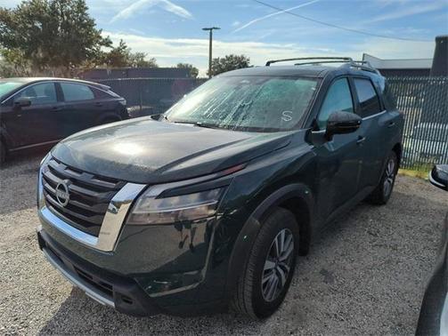 2024 Nissan Pathfinder SL