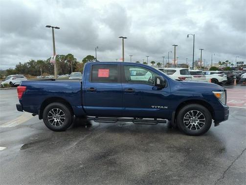 2024 Nissan Titan SV