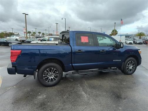 2024 Nissan Titan SV