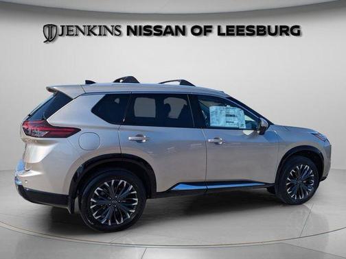 Champagne Silve 2026 Nissan Rogue Platinum