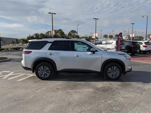 2025 Nissan Pathfinder SV