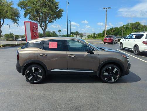 Canyon Bronze M 2026 Nissan Kicks SR