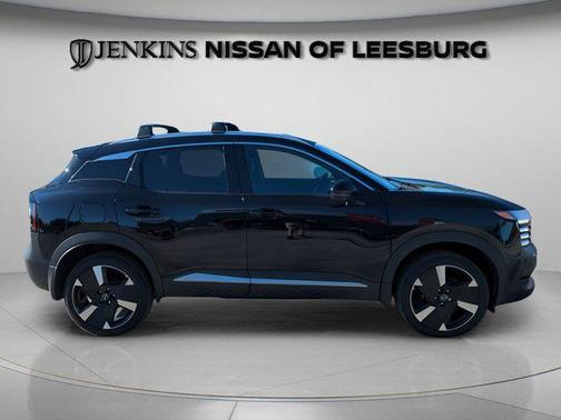 Super Black 2026 Nissan Kicks SR