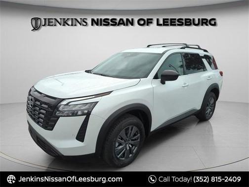 2026 Nissan Pathfinder SV