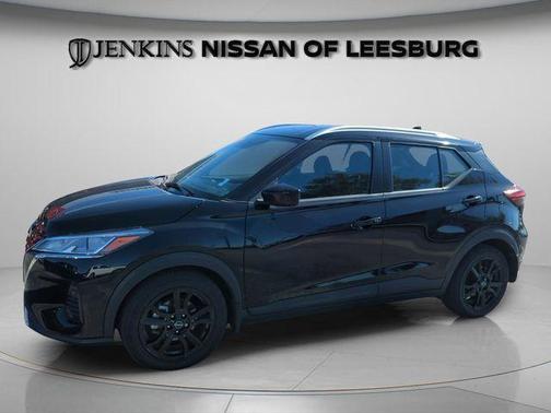 Super Black 2023 Nissan Kicks SV