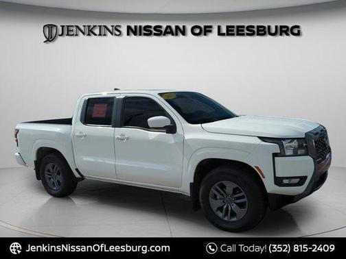 Glacier White 2025 Nissan Frontier SV