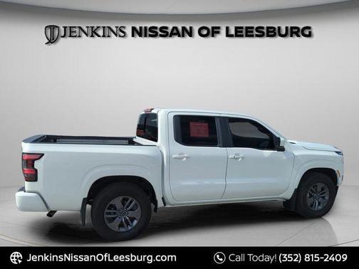 Glacier White 2025 Nissan Frontier SV