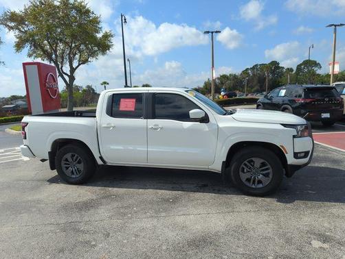 2025 Nissan Frontier SV