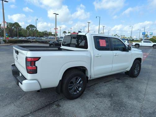 2025 Nissan Frontier SV