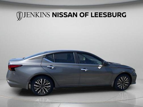 Gun Metallic 2025 Nissan Altima SV