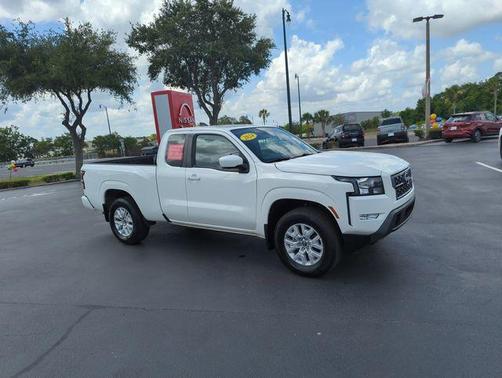 Glacier White 2024 Nissan Frontier SV
