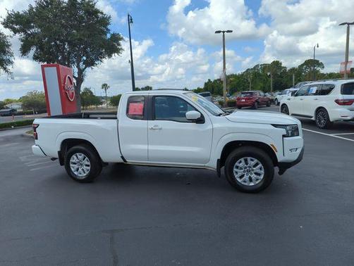 Glacier White 2024 Nissan Frontier SV