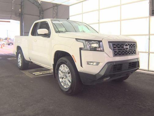 Glacier White 2024 Nissan Frontier SV