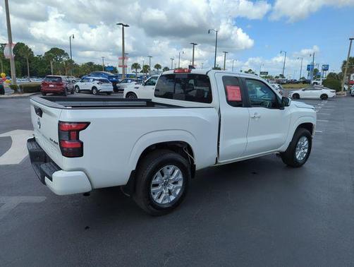 Glacier White 2024 Nissan Frontier SV