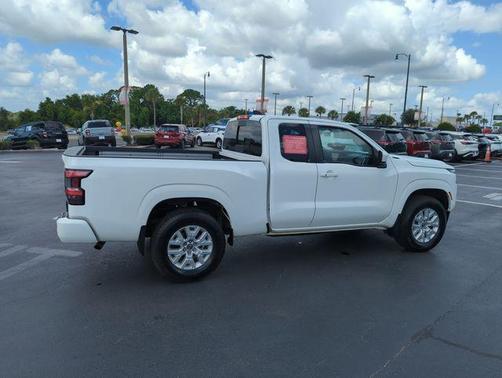 Glacier White 2024 Nissan Frontier SV