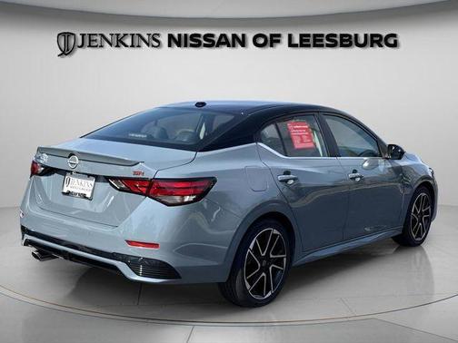 2t Gry Blk Roof 2025 Nissan Sentra SR