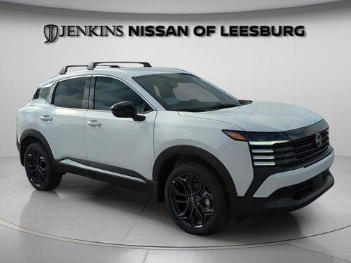 Aspen White Tri 2026 Nissan Kicks SR