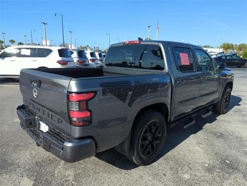 2023 Nissan Frontier SV