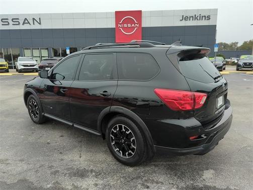 2020 Nissan Pathfinder SV