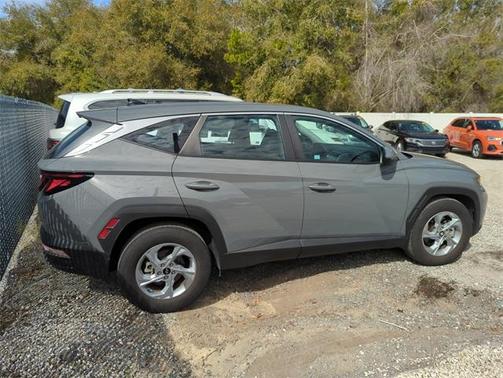 2024 Hyundai TUCSON SE