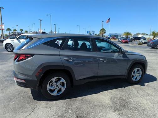 2024 Hyundai TUCSON SE