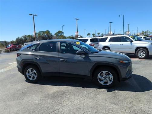 2024 Hyundai TUCSON SE