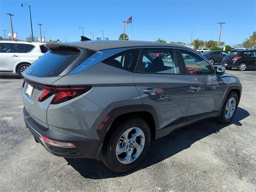 2024 Hyundai TUCSON SE