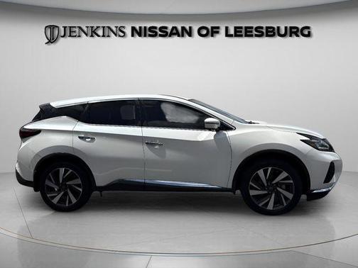 White 2023 Nissan Murano SL