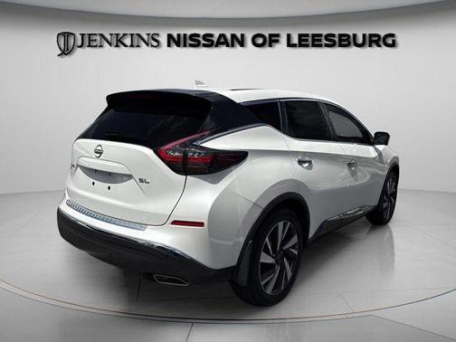 White 2023 Nissan Murano SL