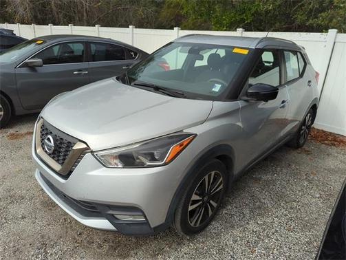 2020 Nissan Kicks SR