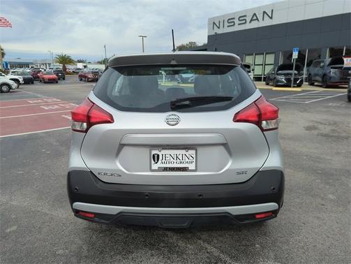 2020 Nissan Kicks SR