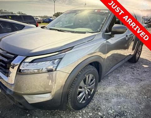 2022 Nissan Pathfinder S