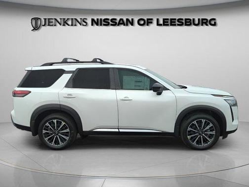 Everest White P 2026 Nissan Pathfinder Platinum