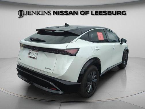 2t Wht Blk Roof 2024 Nissan ARIYA ENGAGE