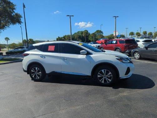 White 2024 Nissan Murano SV