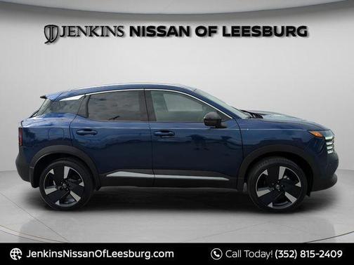 Deep Blue Pearl 2026 Nissan Kicks SR