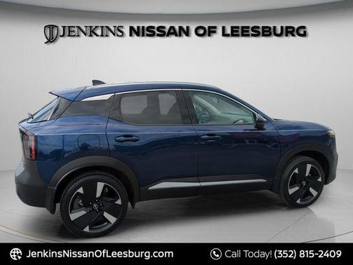 Deep Blue Pearl 2026 Nissan Kicks SR