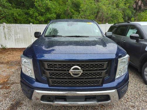 Deep Blue Pearl 2022 Nissan Titan SV
