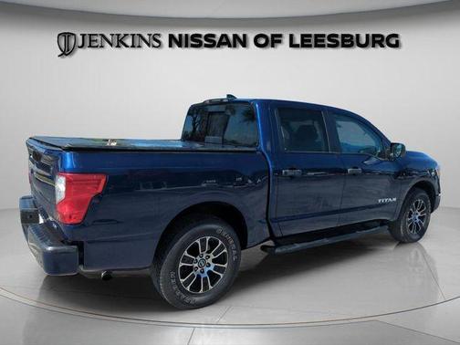 Deep Blue Pearl 2022 Nissan Titan SV
