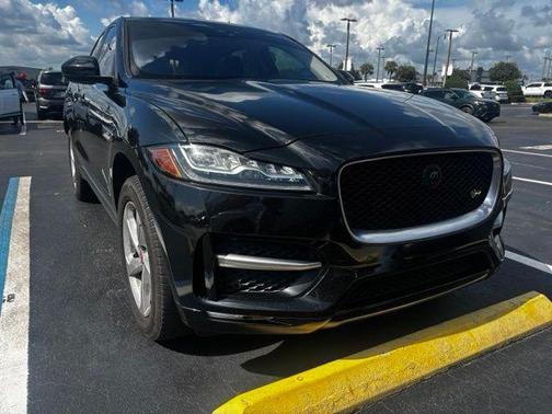 Ultimate Black 2017 Jaguar F-PACE 35t R-Sport